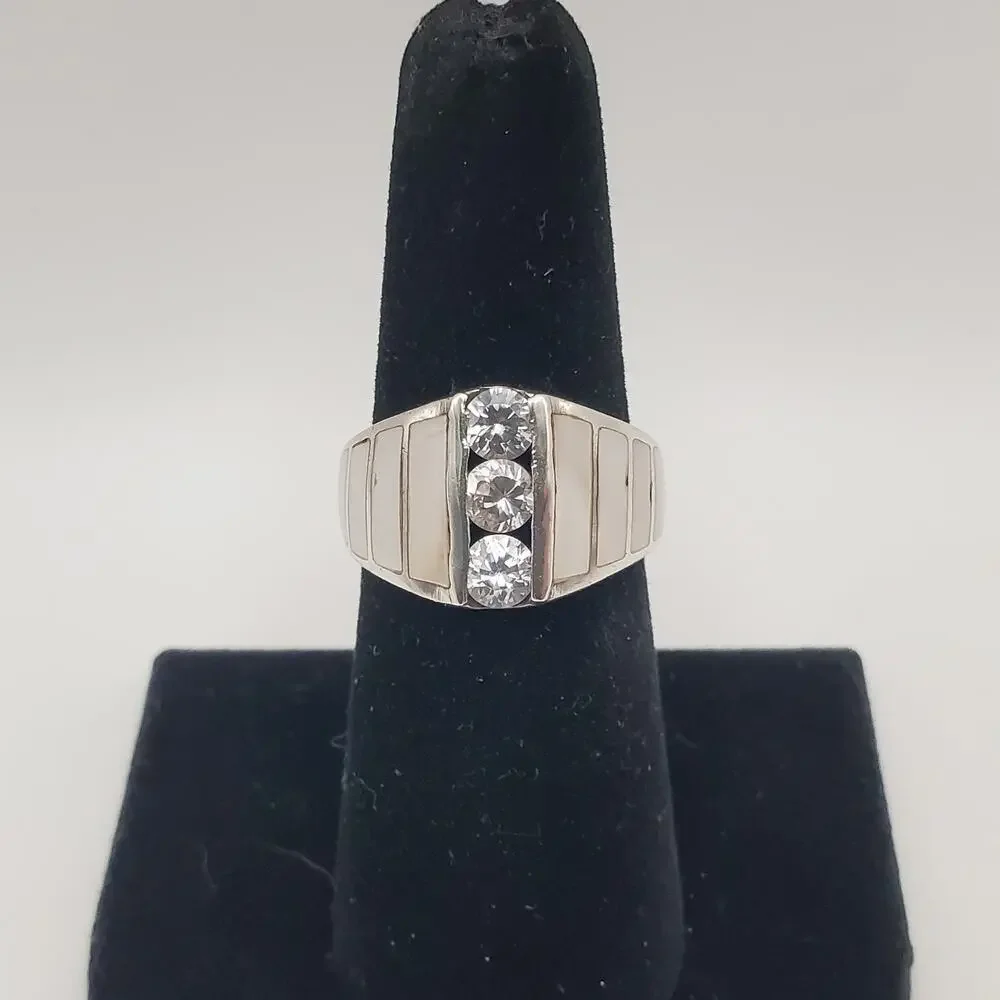 925 Sterling Silver Vintage Real MOP & Round-Cut CZ Ring Size 7